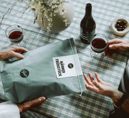 Wundertüte Männerfrühstück by Gepps, Premium Feinkost, Hangover - Kit mit Bourbon - Sauce und Bierbrot, Geschenkbox - B&B Shop - 2000 Stockerau